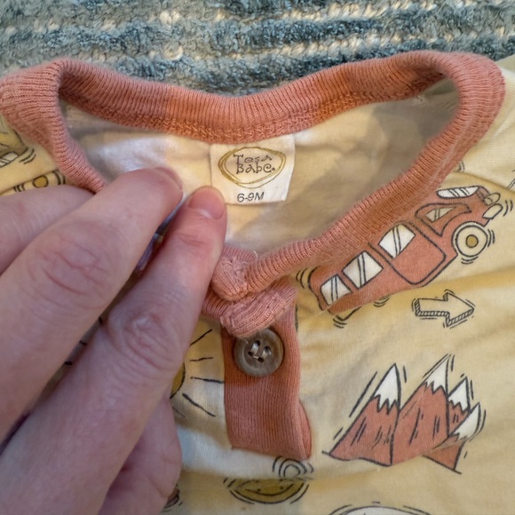 Tesa Babe Camping Shirt and Brown and White Striped Shorts - Picture 3 of 4